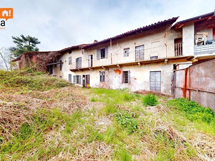 Casa con 7 locali in vendita in Via Marconi, Nibbiola