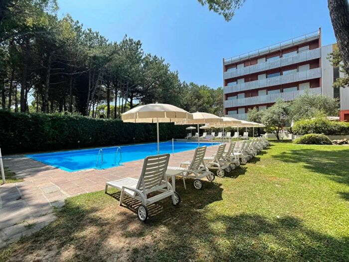 Appartamento trilocale in vendita in Calle Mendelssohn, Lignano Sabbiadoro