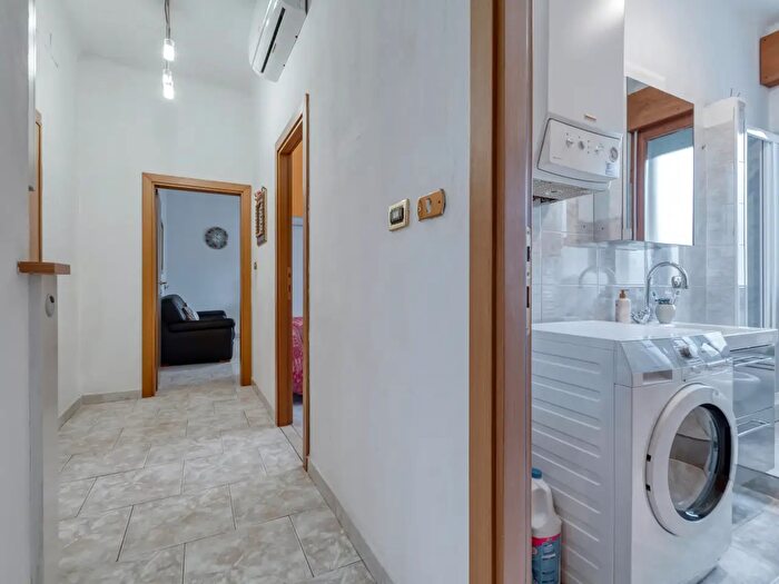 Appartamento trilocale in vendita in Via Toscana, Bologna