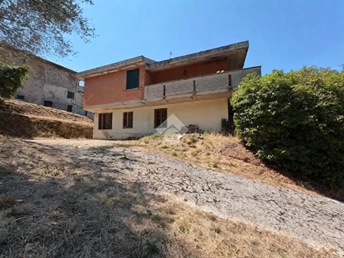 Casa quadrilocale in vendita in Frazione Portaria Campagna, Acquasparta