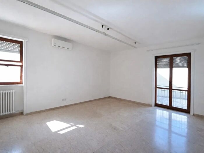 Appartamento con 5 locali in vendita in Via Imperatore Adriano, Lecce