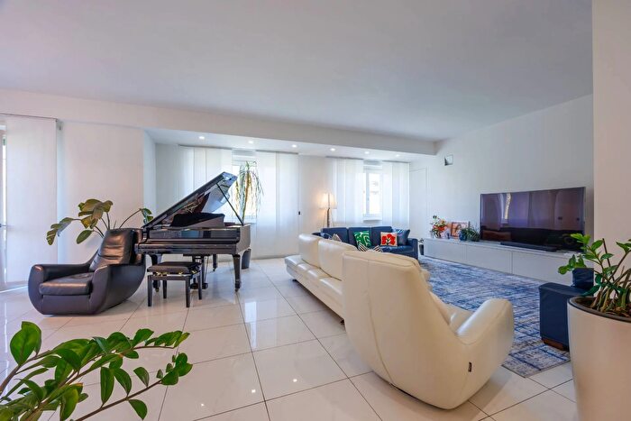 Appartamento con 6 locali in vendita in Corso Galileo Ferraris, Torino