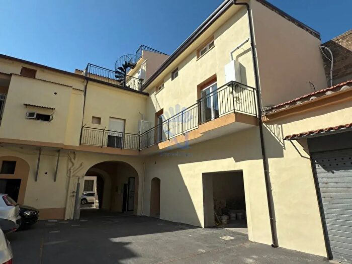 Appartamento trilocale in vendita in Via Diaz, Casapulla