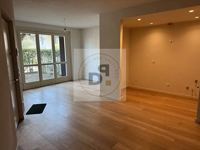 Appartamento trilocale in vendita in Via Castellana, Soiano Del Lago