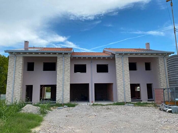 Casa con 7 locali in vendita in Santa Maria Di Sala