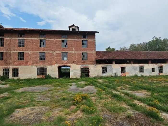 Casa con 6 locali in vendita in Castellamonte