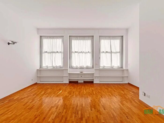 Appartamento bilocale in vendita in Via Vittor Pisani, Milano