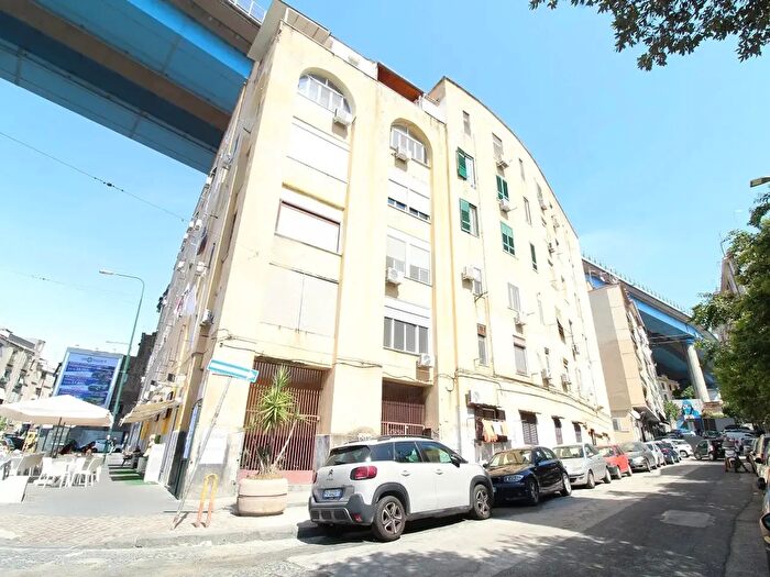 Appartamento bilocale in affitto in Via Ludovico Antonio Astore, Napoli