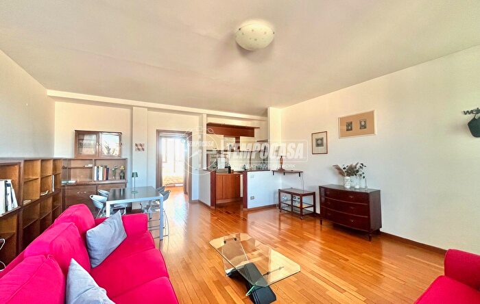 Appartamento bilocale in affitto in Via SantUguzzone, Milano