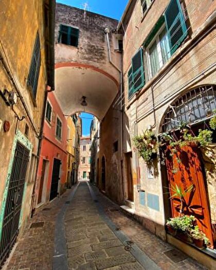 Appartamento bilocale in vendita in Via Italia, Albissola Marina