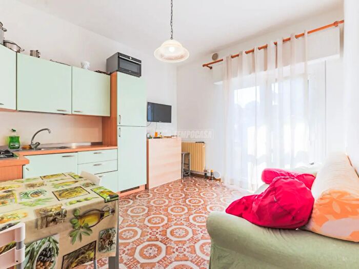 Appartamento trilocale in vendita in Viale Montefiore, Riccione