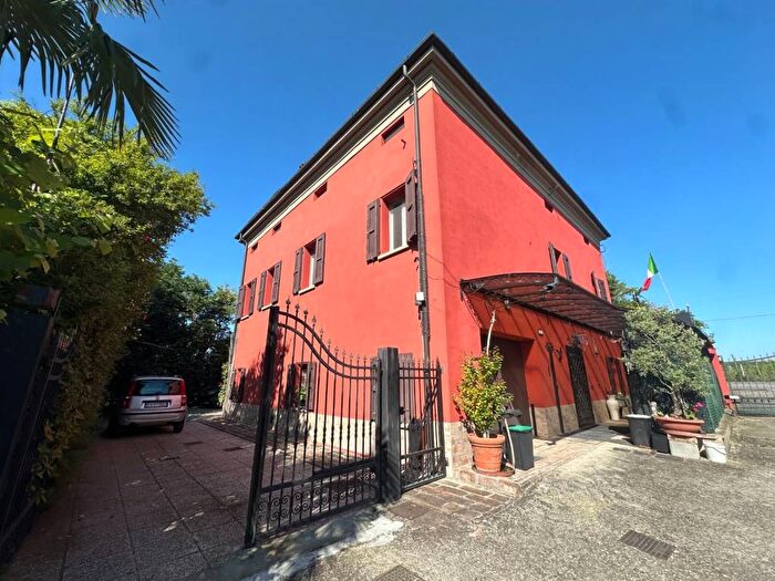 Casa con 6 locali in vendita in Strada Nazionale Canaletto Sud, Sacca Stazione, Modena