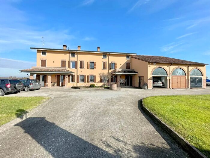 Casa quadrilocale in vendita in Bagnolo San Vito