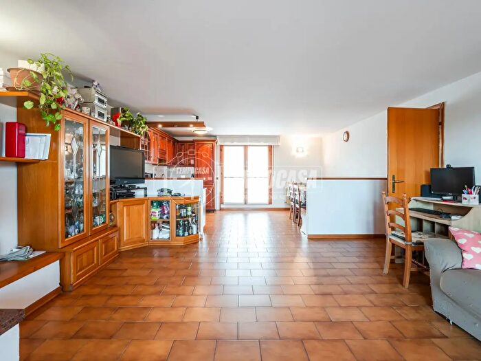 Appartamento trilocale in vendita in Via Fratelli Cairoli, Castelfranco Emilia