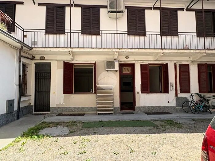 Appartamento trilocale in vendita in Via G Rossini, Vigevano