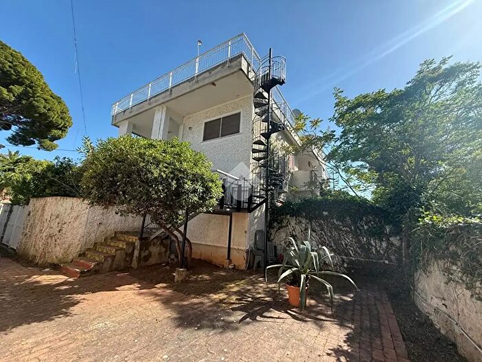 Appartamento quadrilocale in affitto in Viale Giunone, Palermo
