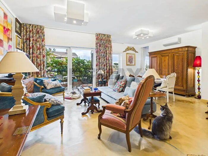 Appartamento trilocale in vendita in Largo dellOlgiata, Roma