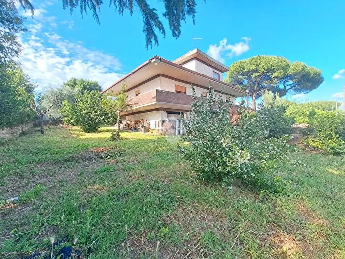 Casa con 6 locali in vendita in Via Bartolomeo Zorzi, Roma
