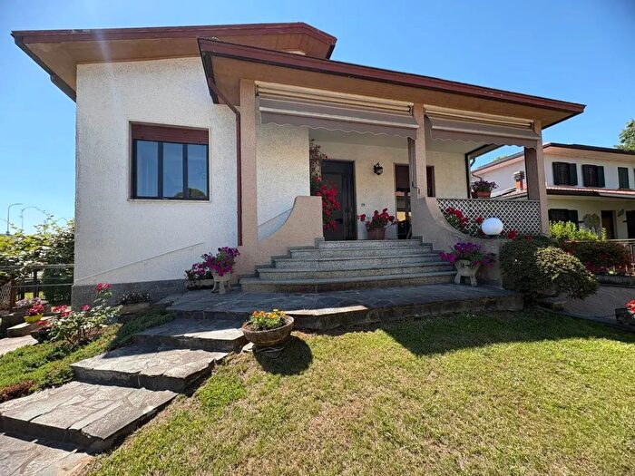 Casa con 5 locali in vendita in Gambolo