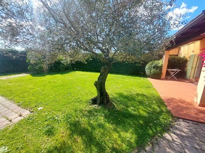 Casa quadrilocale in vendita in Sarzana