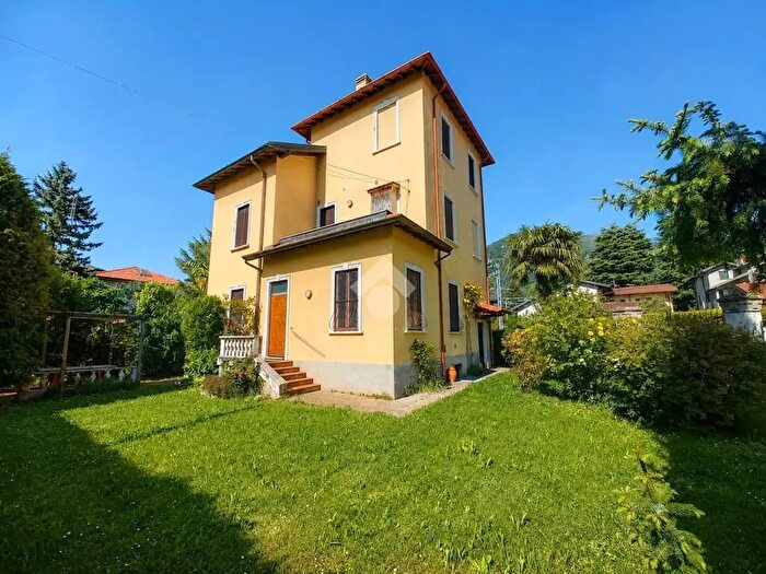 Casa con 5 locali in vendita in Via Arcellazzi, Canzo