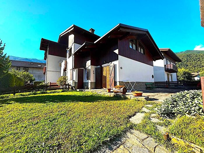 Appartamento bilocale in vendita in Corso Ortigara a Oulx, Oulx