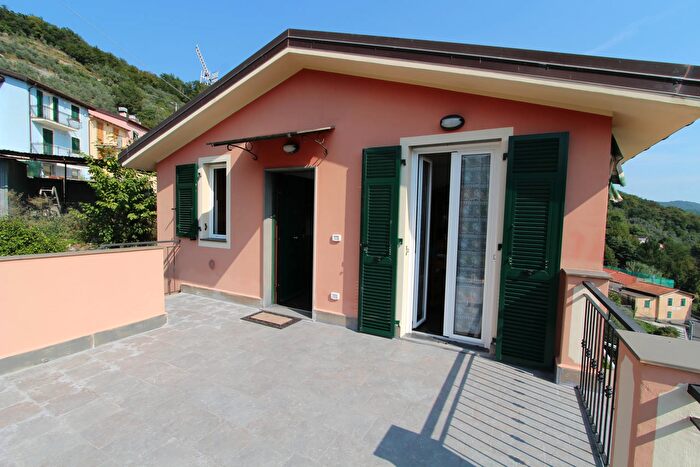 Appartamento trilocale in vendita in Avegno