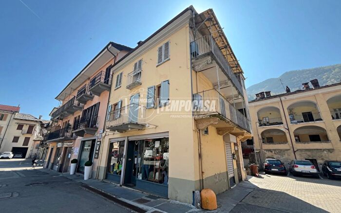 Appartamento trilocale in vendita in Piazza Craveri, Pont Canavese