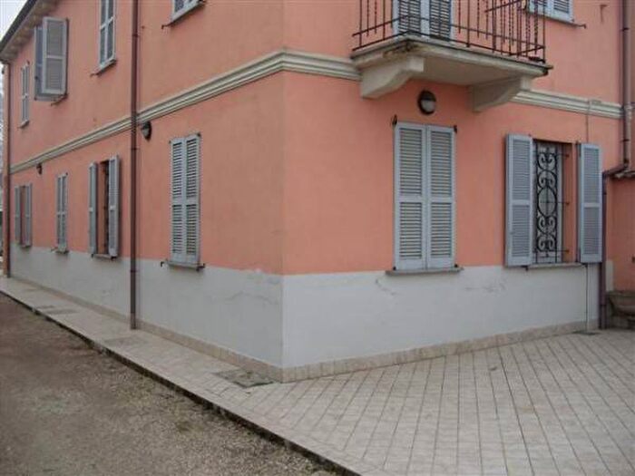 Appartamento trilocale in affitto in Viale Dante Alighieri, Centro, Belgioioso