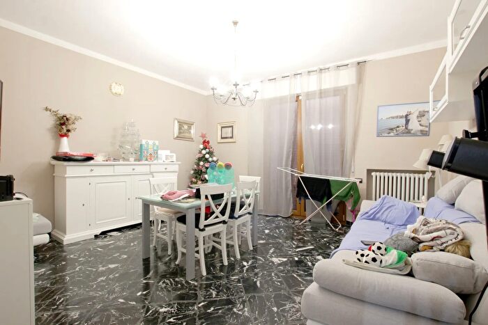 Appartamento con 6 locali in vendita in Via della Stazione, Asciano