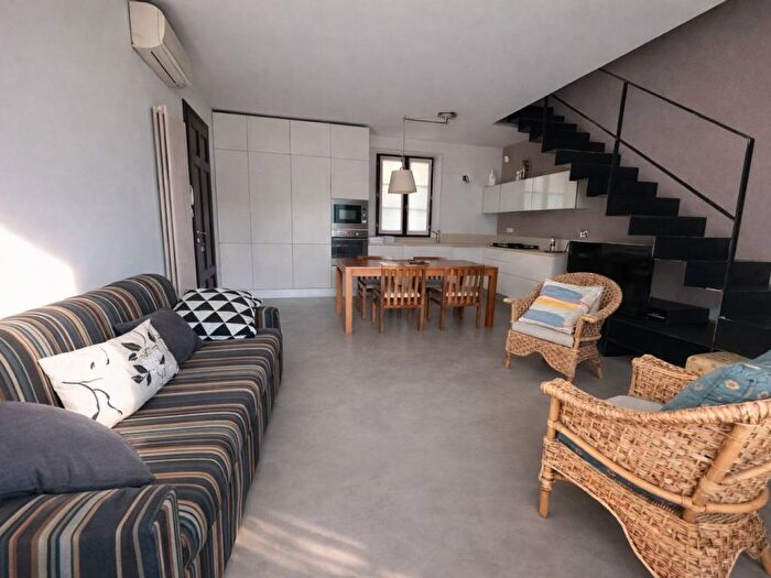 Casa trilocale in affitto in Via Calimara, Centro Storico San Francesco, Prato