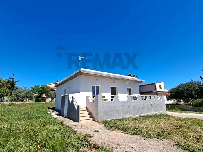 Casa con 6 locali in vendita in Via Simeto, Ragusa