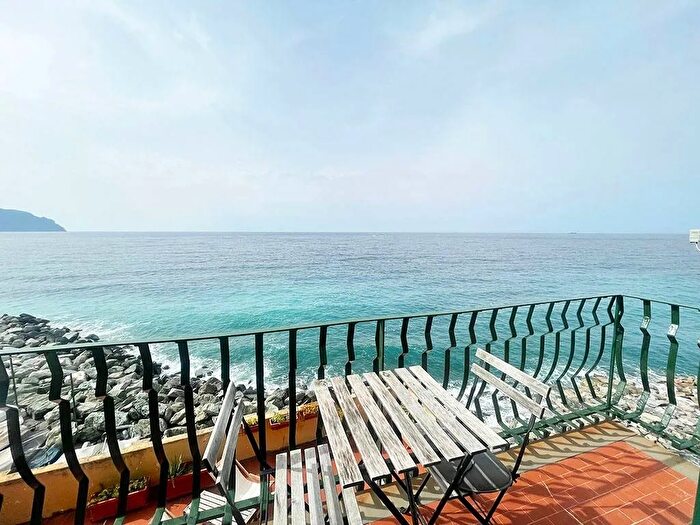 Appartamento quadrilocale in affitto in Via Ammiraglio Giovanni Bettolo Bogliasco, Bogliasco