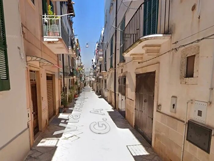 Casa con 5 locali in vendita in Via Acquaviva dAragona, Conversano