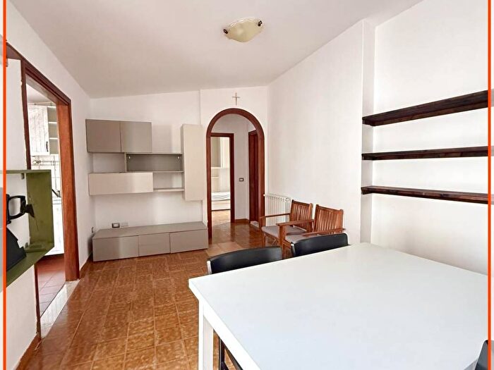 Appartamento trilocale in affitto in Via Settembre, Centro, Formia