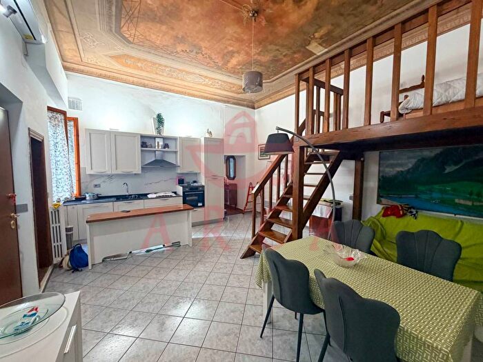 Appartamento bilocale in affitto in Via della Spada, Santa Maria Novella, Firenze