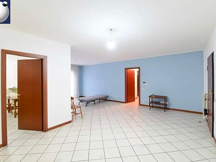 Appartamento trilocale in vendita in Corso XX Aprile, Erba