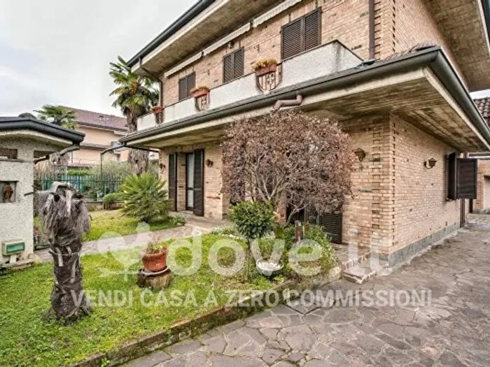 Casa con 6 locali in vendita in Via per Binzago, Desio