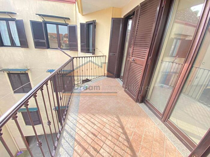 Appartamento trilocale in affitto in Via Innamorati, Nuovo Corso Campano Marchesella, Giugliano in Campania