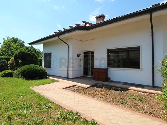 Casa con 8 locali in vendita in Via dei Platani a, Arzignano
