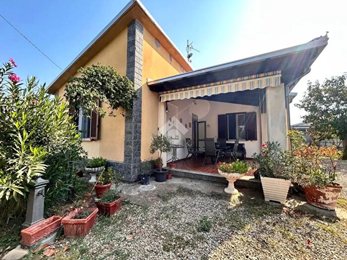 Casa quadrilocale in vendita in Str Vicinale Gerola, Tortona