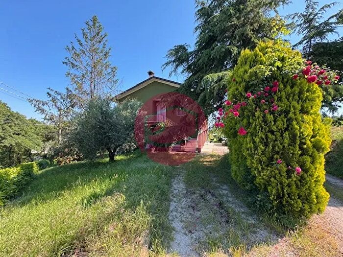 Casa con 5 locali in vendita in Longiano