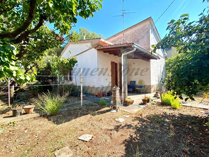 Casa quadrilocale in vendita in Via Buccari, Rosignano Marittimo