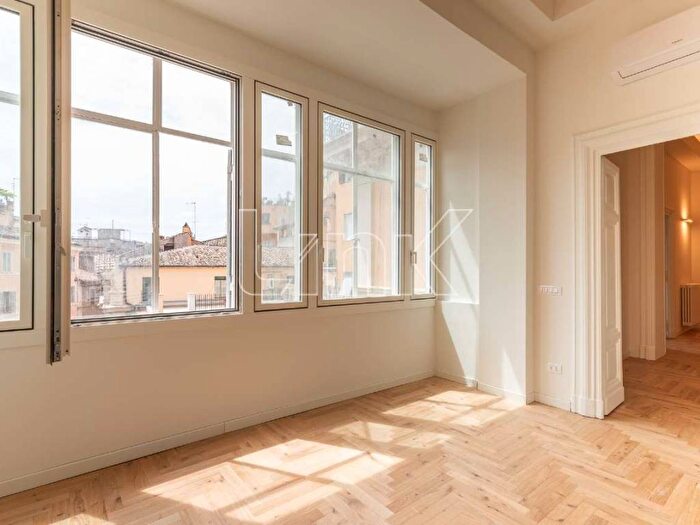 Appartamento con 6 locali in affitto in via Arenula, Largo Argentina, Roma