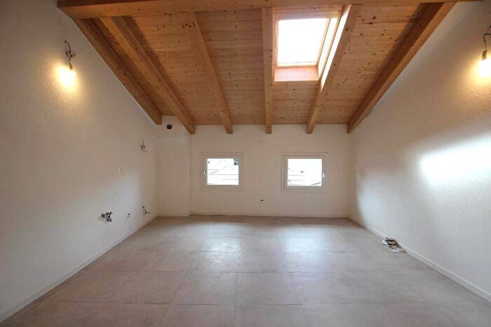 Appartamento bilocale in affitto in VIA UGO BASSI, Cento Paese, Cento