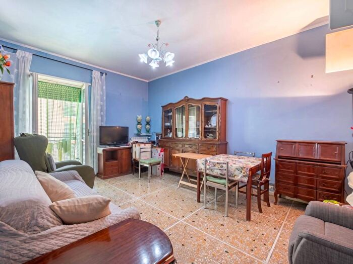 Appartamento trilocale in vendita in Viale San Giovanni Bosco, Cinecittà, Roma