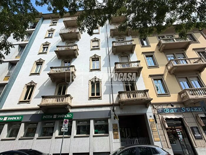 Appartamento trilocale in vendita in Corso Svizzera, Torino