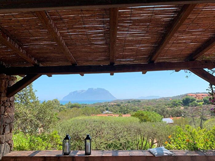 Casa trilocale in affitto in Viale Porto Istana, Murta Maria Porto Istana, Olbia