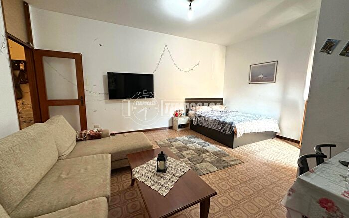 Appartamento trilocale in vendita in Via Giuseppe Garibaldi, Trezzo SullAdda