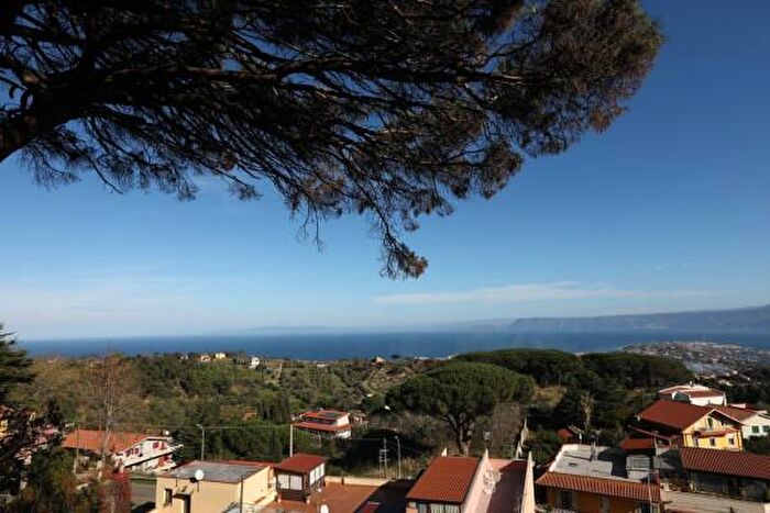 Casa quadrilocale in vendita in Faro Superiore, Messina